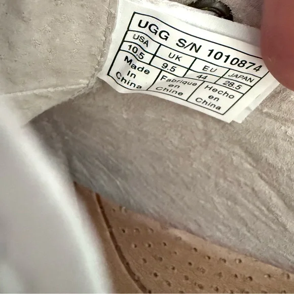 NEW UGG White Leather Lace Up Sneakers